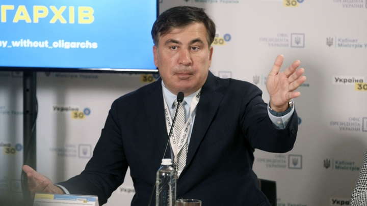 Саакашвили упал и замолчал