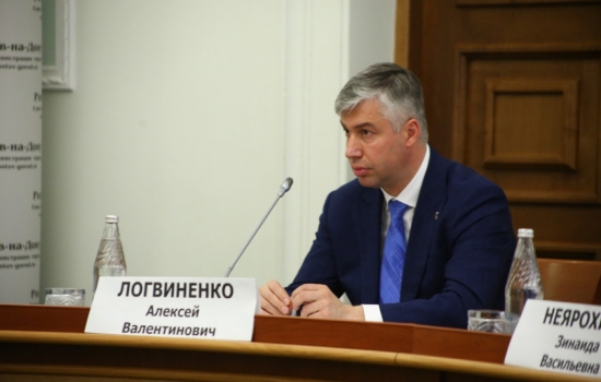Глава администрации Алексей Логвиненко раскритиковал ситуацию с горячей водой