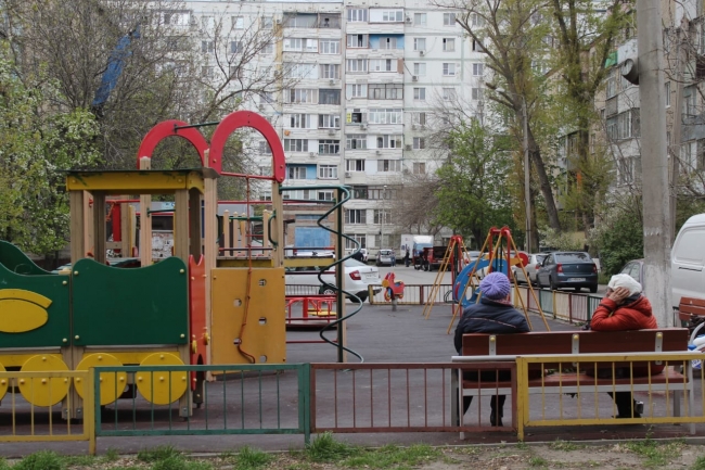 Самоизоляция по-ростовски: горожане продолжают гулять по улицам