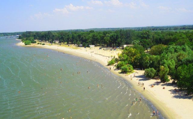 В Ростове официально разрешили купаться лишь на двух пляжах