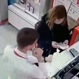 В Волгоградской области девушка напала на продавца с электрошокером