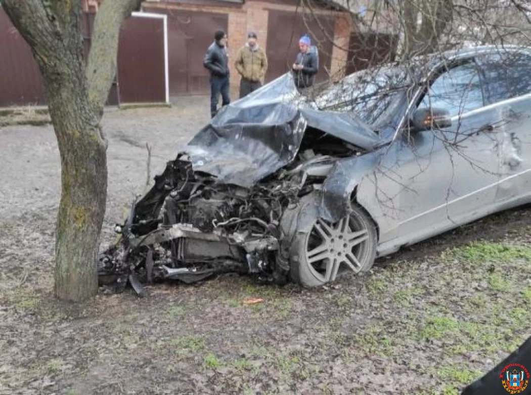 В Ростовской области 68-летний водитель кроссовера погиб в ДТП