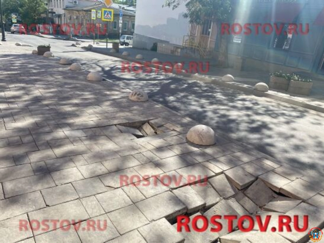 В Ростове больше недели не могут привести в порядок переулок Семашко