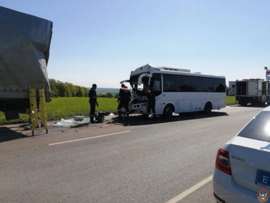 В Ростовской области два человека пострадали в ДТП с маршруткой