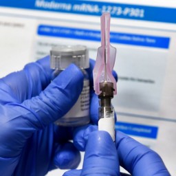 Германия приостановила вакцинацию AstraZeneca