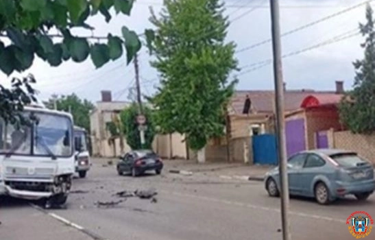 Два человека пострадали в ДТП с участием пассажирского автобуса в Белой Калитве