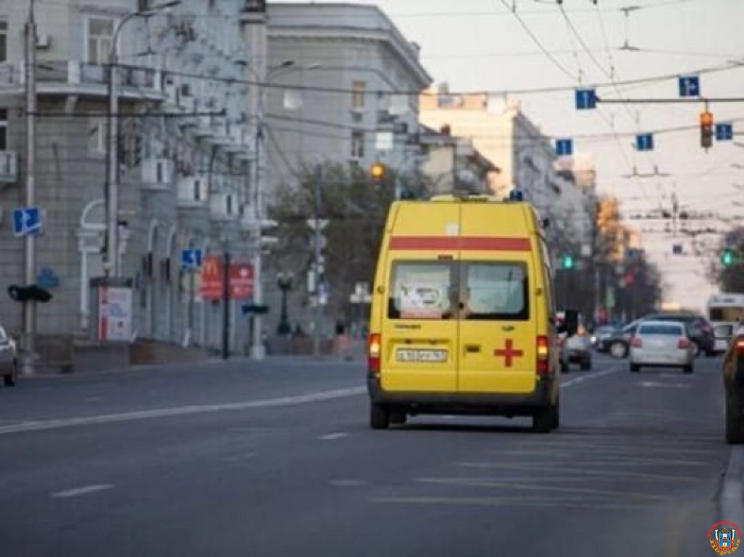 В Новочеркасске 17-летняя девушка попала под колеса иномарки
