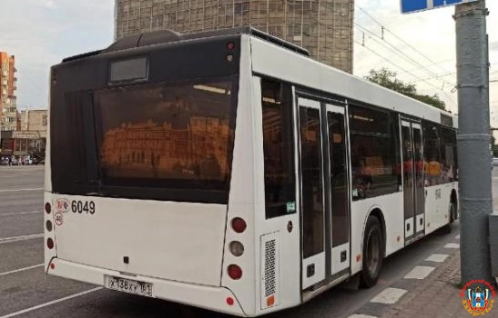 В Ростове пассажирка автобуса № 54 получила травмы, упав из-за ДТП
