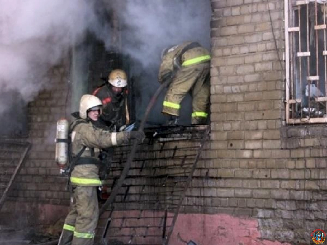В Усть-Донецком районе произошел пожар в магазине