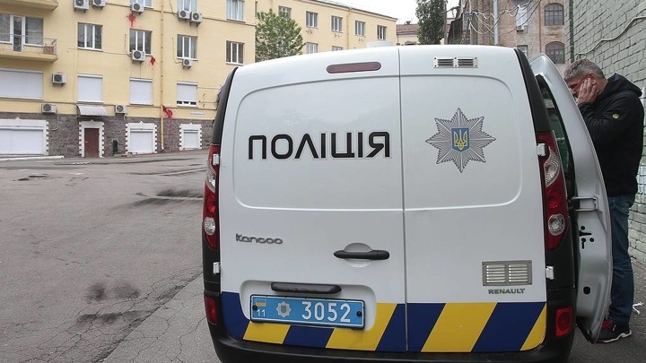 В Киеве сожгли машину грузинского посольства В Киеве сожгли машину грузинского посольства
