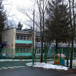 Мужчина притворился родителем и вынес из детского сада в Ростове чужой рюкзак