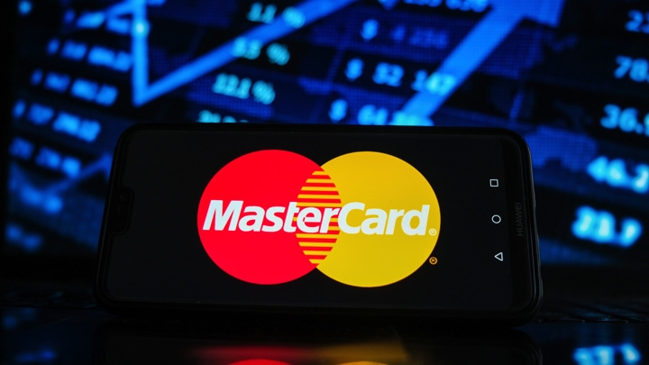 Mastercard отключила ряд банков