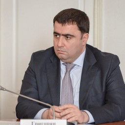Экс-глава Первомайского района Ростова попросил приговорить его к штрафу за покровительство незаконной торговли