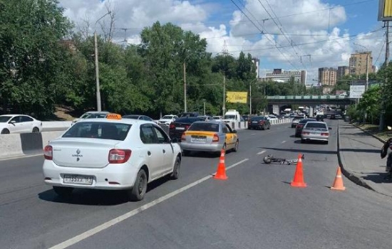 В Ростове водитель электросамоката скончался после ДТП с иномаркой