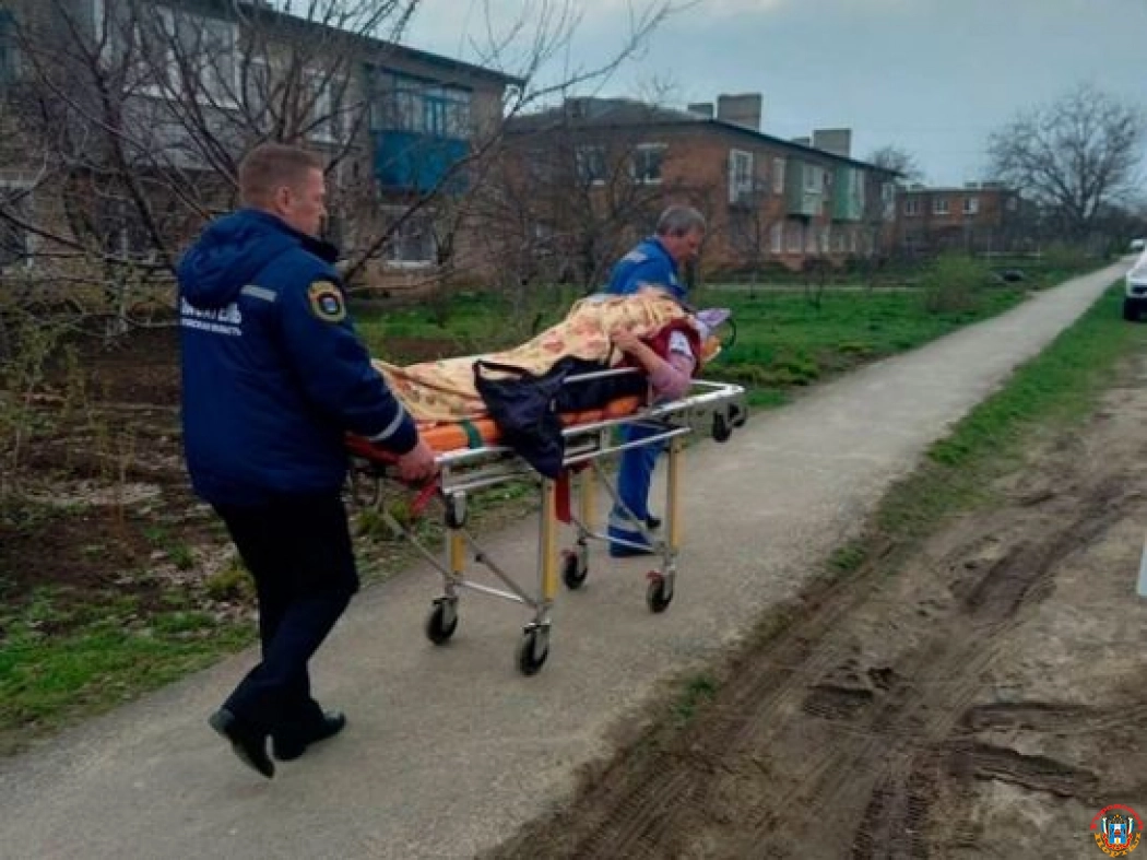 В Каменском районе пенсионерка упала, сломав руку, и не смогла подняться