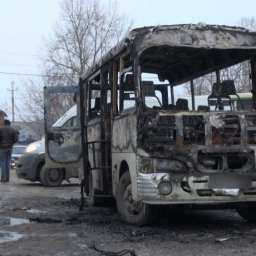 Две легковушки и маршрутный автобус сгорели за сутки в Ростовской области