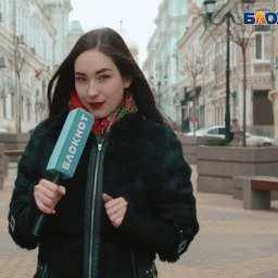 Настя узнала у ростовчанок кто получит в подарок носки