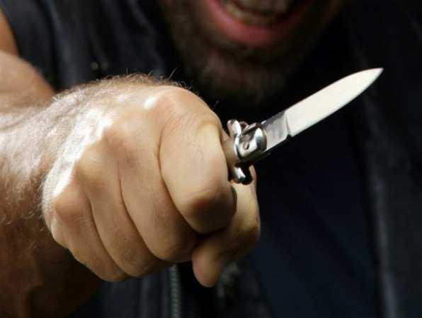 Серию ударов ножом в грудь получил от молодого собутыльника житель Ростовской области