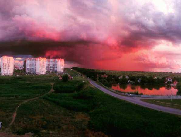 «Ужасно» красивый «апокалиптичный» закат над Ростовом восхищенные горожане сняли на фото