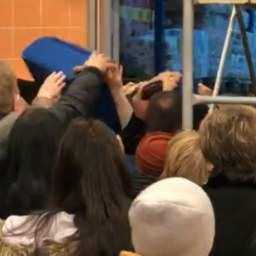 Готовы были рвать друг друга на части из-за чемоданов по акции озверевшие жители Ростова