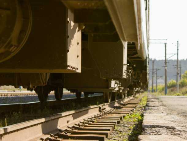 Женщину-ревизора регионального центра РЖД сбил грузовой поезд в Ростове