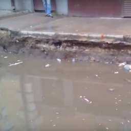 В центре Ростова дождь образовал искусственное озеро