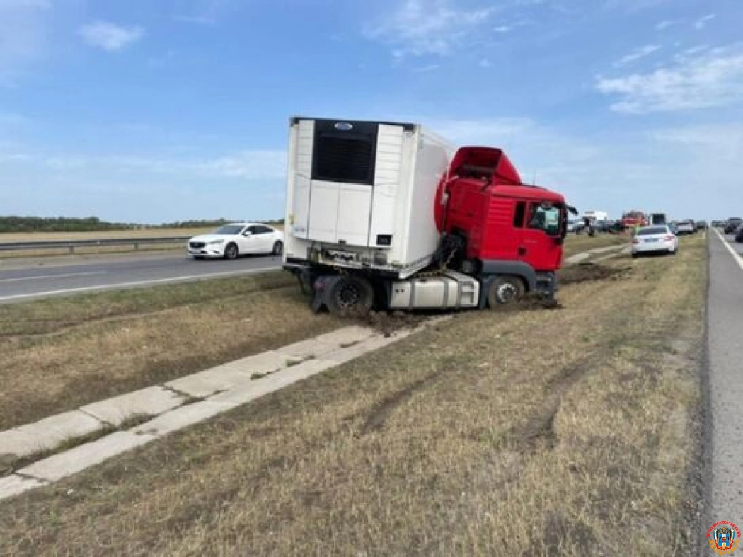 Два человека пострадали в ДТП с грузовиком на трассе М-4 «Дон»