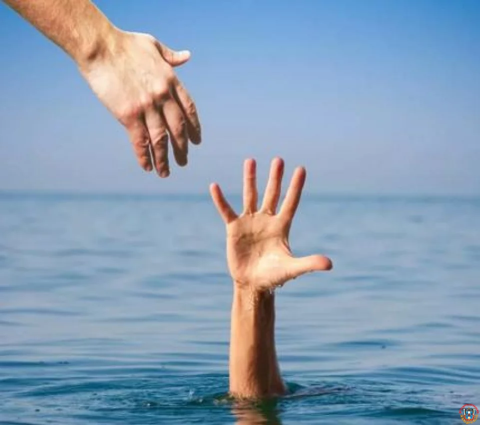Едва не утонули: из донских водоемов спасли троих человек