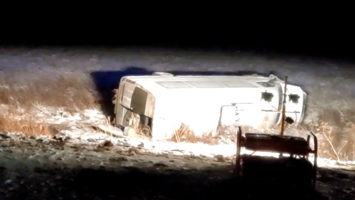 Под Красноярском три человека погибли в ДТП с микроавтобусом и грузовиком