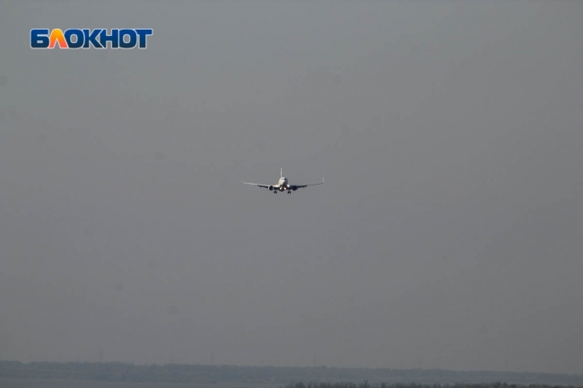 В аэропорту Ростова из-за сообщения о бомбе экстренно садится самолет