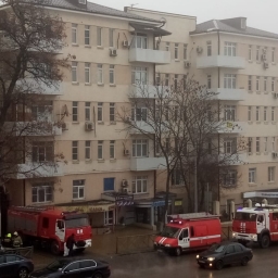 Подумали дым с огнем, а оказался пар и паника