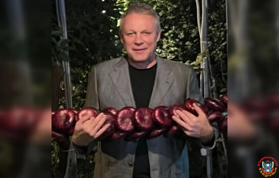 Сергею Жигунову подарили 16 метров крымского лука