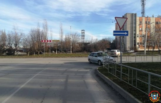 В Волгодонске 18-летний водитель ВАЗа пострадал в ДТП с иномаркой