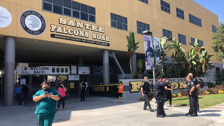 Два человека были ранены у школы в Лос-Анжелесе