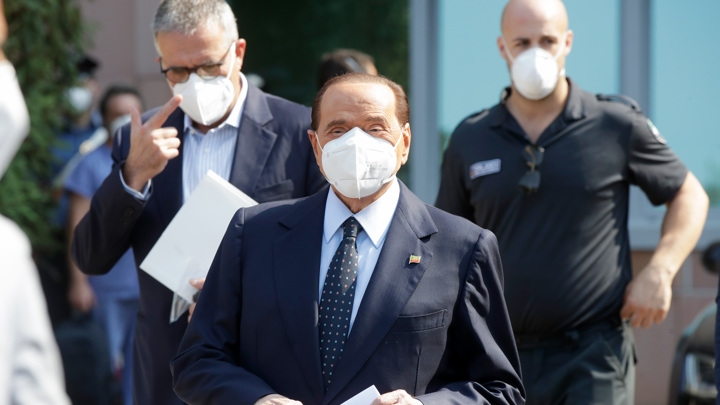 Берлускони выписали из миланской больницы