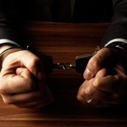 На Дону адвокат и подзащитный попались на даче взятки полицейскому