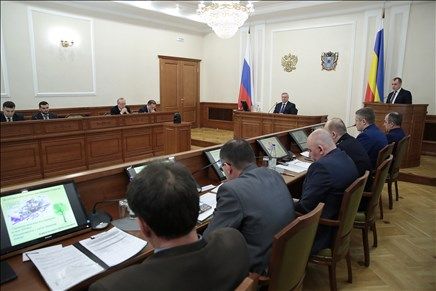 Василий Голубев поручил главам взять под особый контроль проблему обращения с ТКО