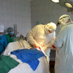 В Донецке главврач ЦГБ не смог объяснить, откуда в больнице импланты