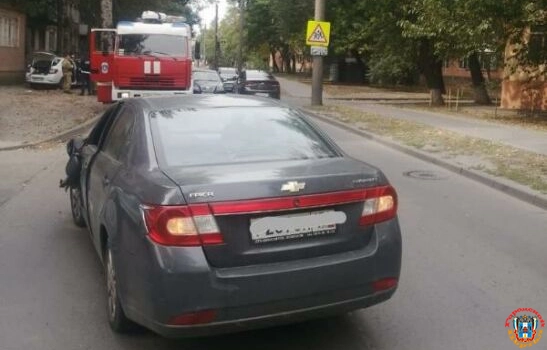 В Ростове автомобилистка устроила ДТП с пострадавшим