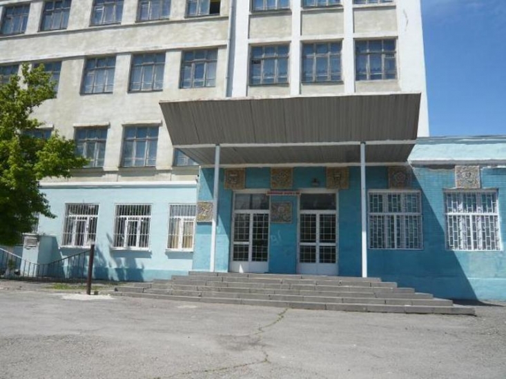 Власти два года не могут найти денег на ремонт ростовской школы №72