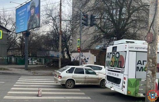 В Ростове 16-летний парень попал под колеса автобуса № 40
