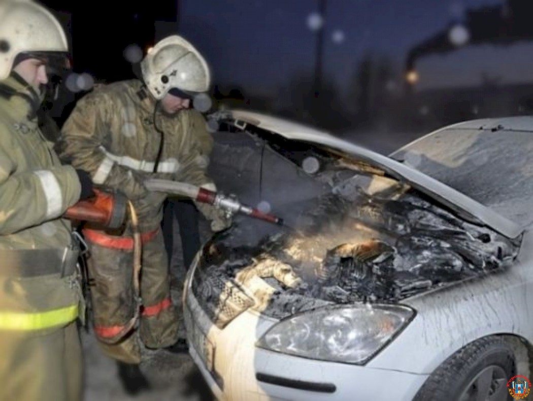 В Ростовской области сгорел гараж с легковушкой