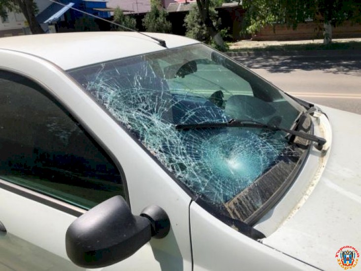В Азове 12-летний мальчик попал под колеса иномарки