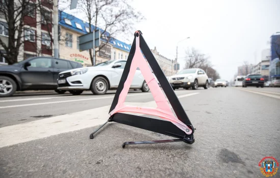 Въезд в Ростов заблокировала авария из нескольких машин