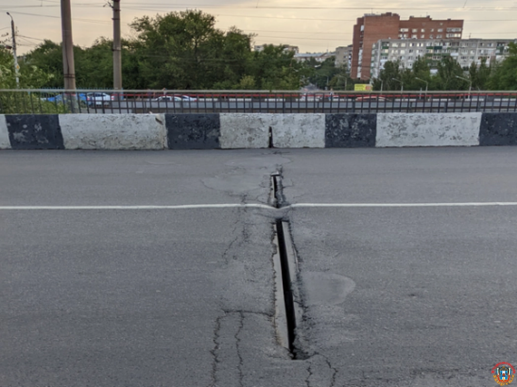 В Ростове разваливается на части мост на улице Нансена