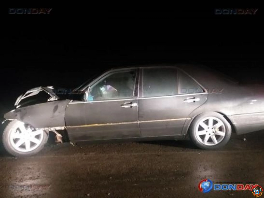 В Ростовской области отлетевшее колесо КамАЗа повредило «Мерседес»