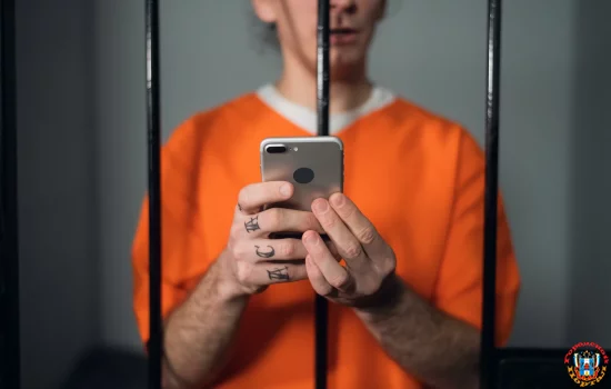 10 декабря в трех местах заключения пытались передать мобильные телефоны