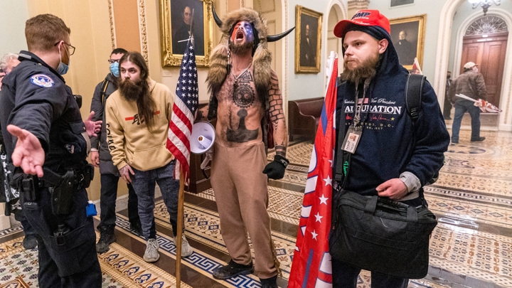 В США запретили пользоваться интернетом участникам протестов В США запретили пользоваться интернетом участникам протестов