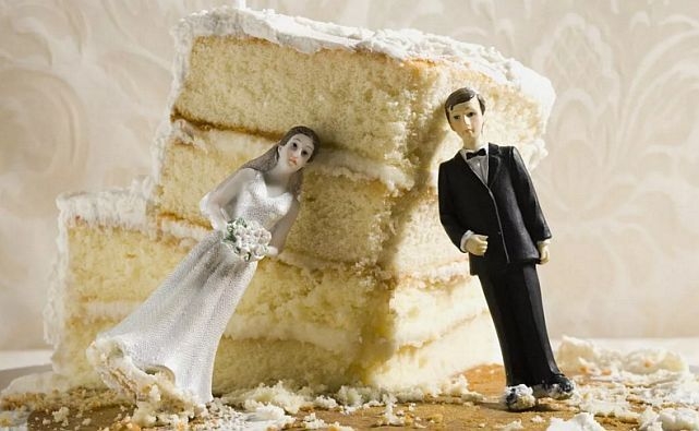 Жителям Ростовской области предложили потерпеть со свадьбами и разводами до лета