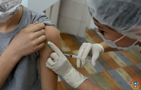 Сотрудники донских предприятий проходят вакцинацию от коронавируса, не отходя от производства
